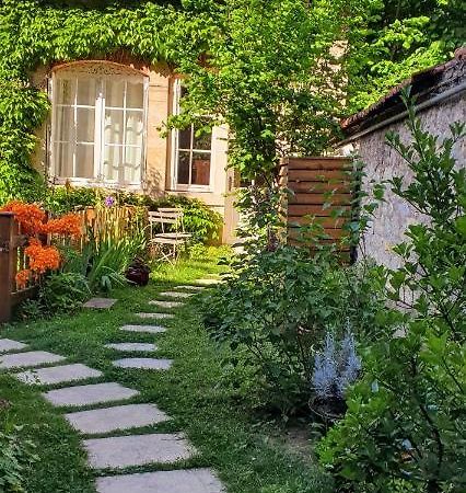 Appartement De Charme Au Coeur De Nevers Luaran gambar